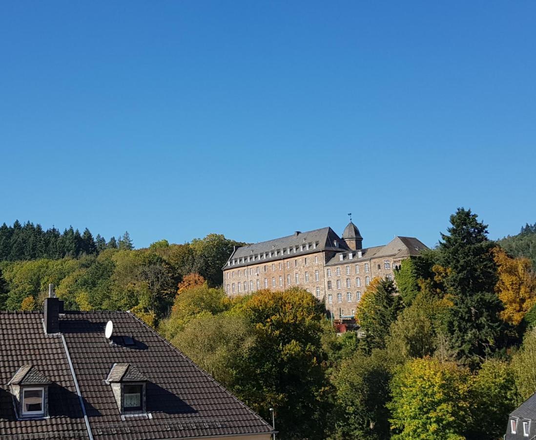 Deluxe, Inklusive Wlan, Parkplatz Und Netflix Apartment
